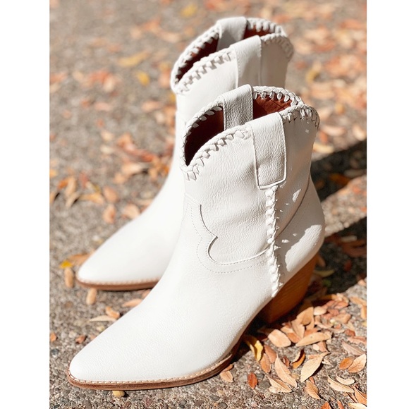 NEW Western Cowboy Whipstitched Ankle Boots
Pointy Toe Block Heel Distress White - Picture 3 of 16